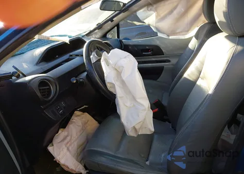 2014 Toyota Prius C Four from USA, damaged, VIN JTDKDTB37E1559410